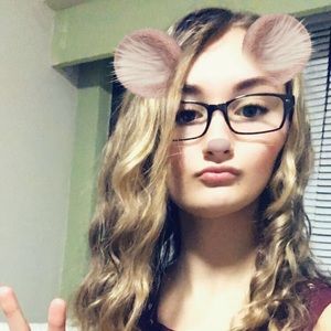 Meet your Posher, Carmelina